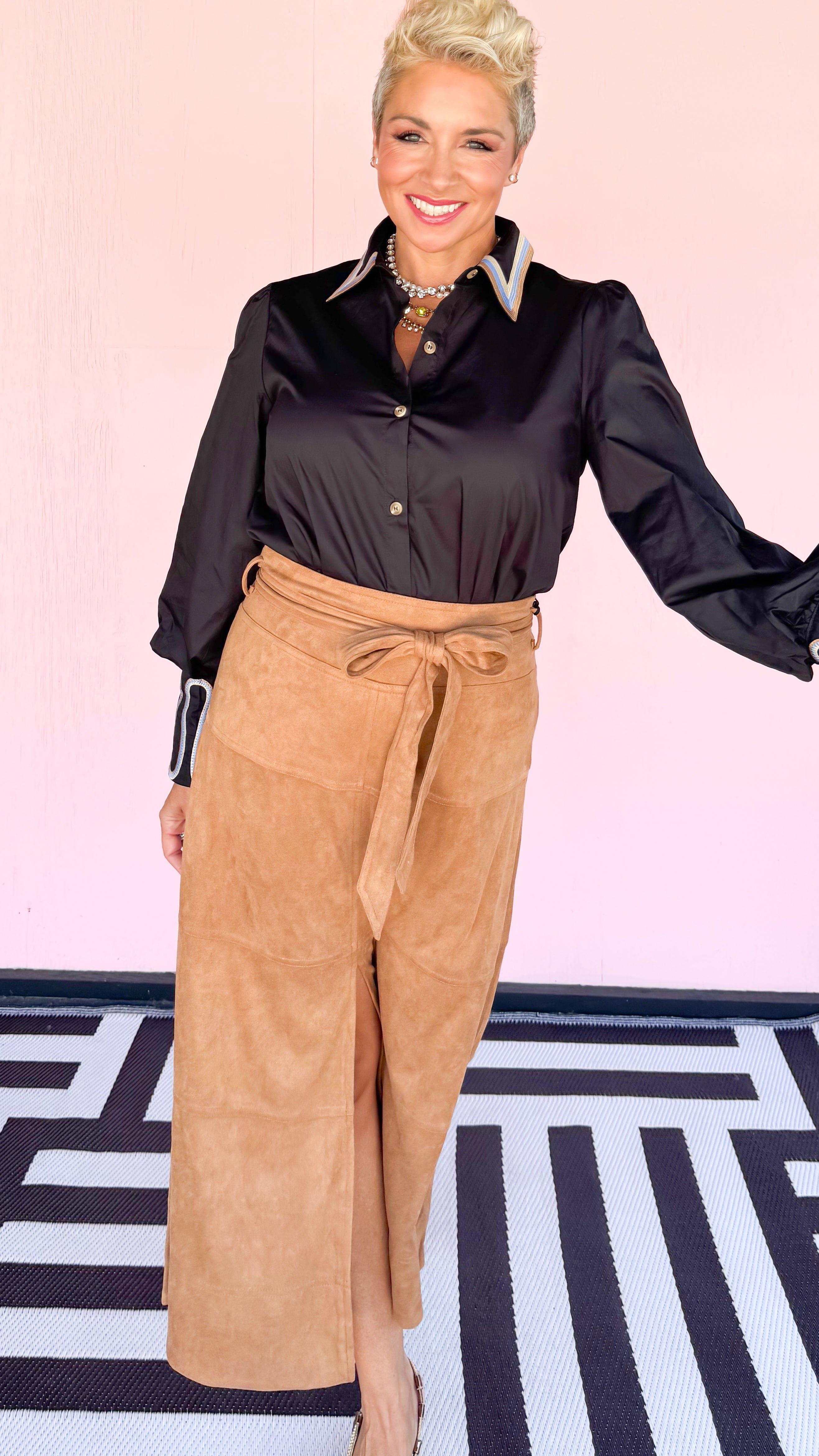 Embroidered Collar & Cuff Blouse/Black
