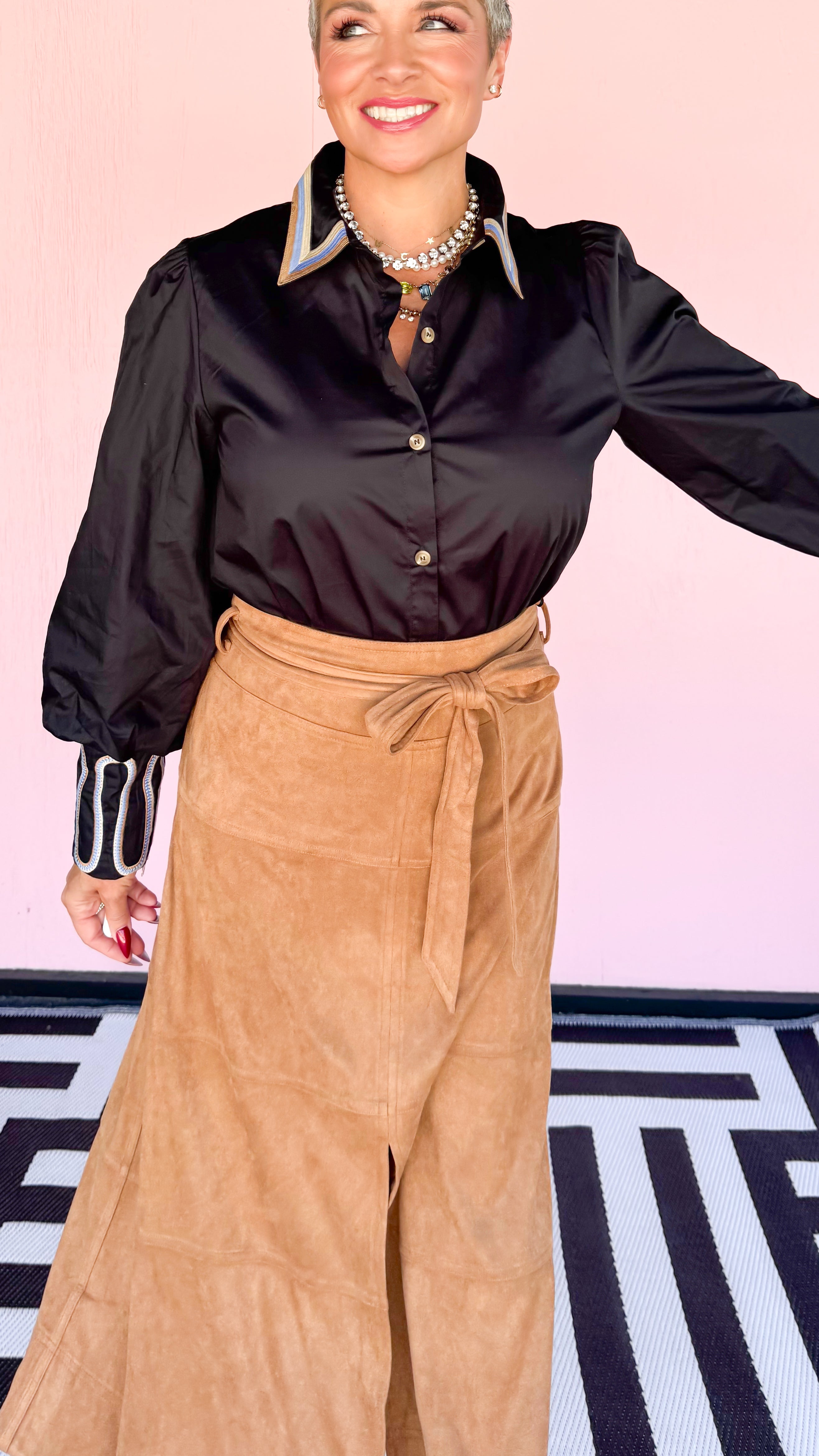 Embroidered Collar & Cuff Blouse/Black
