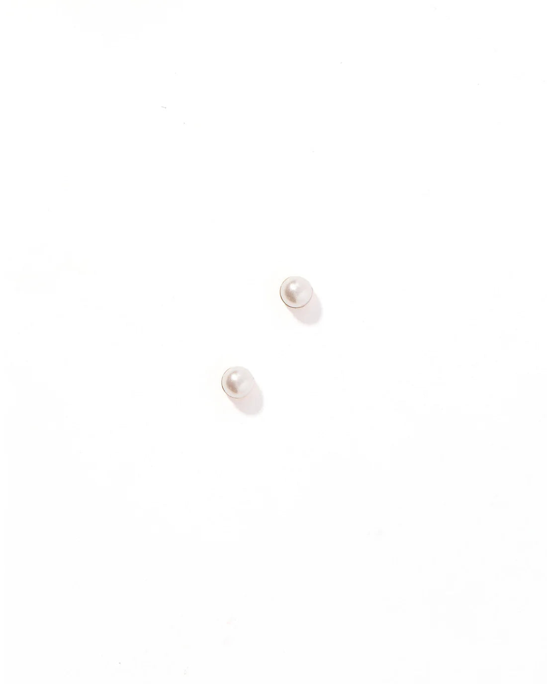 Screwback Stud Earrings/PEARL - The BLVD