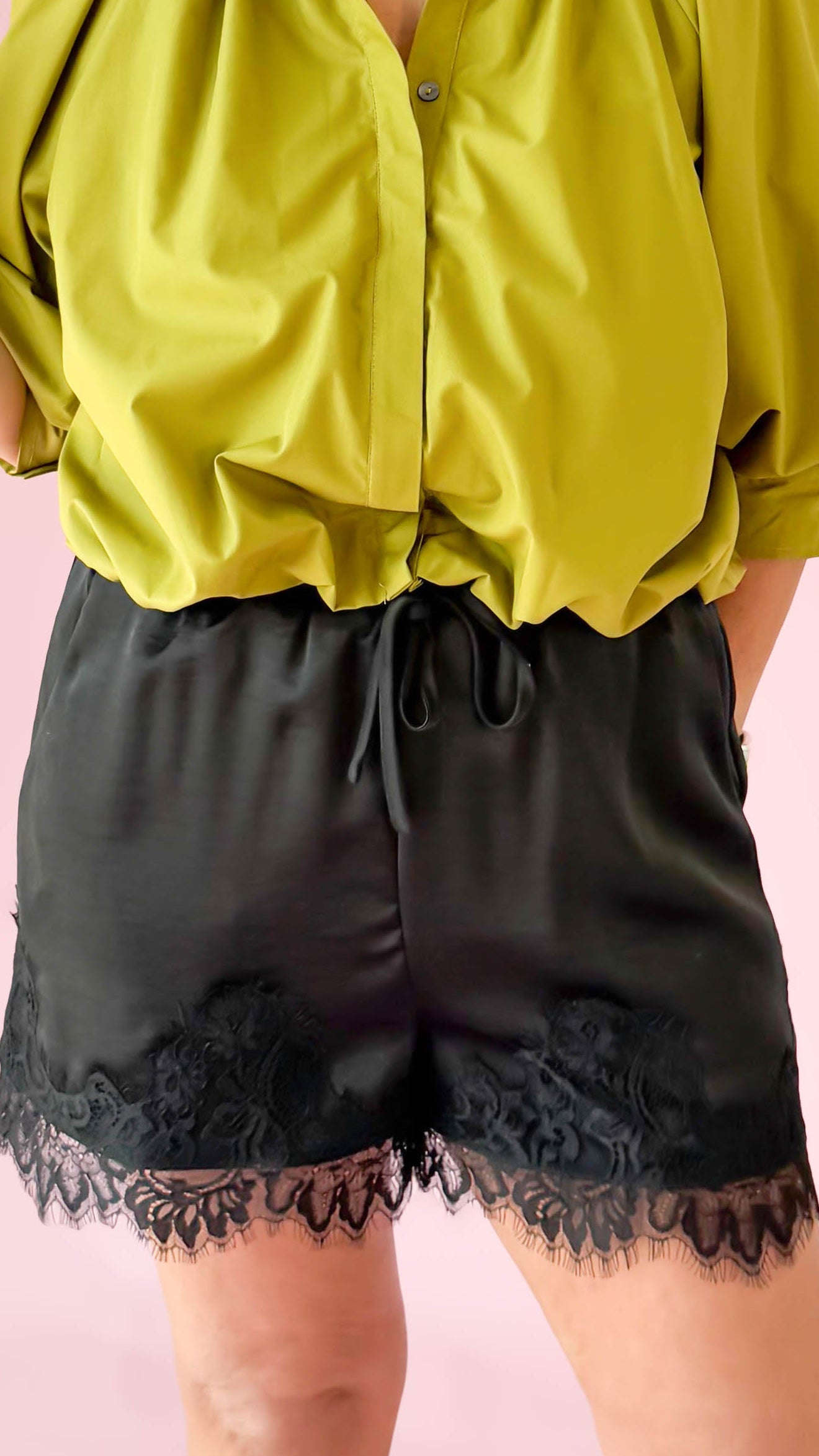 Tiffany Lace Trimmed Shorts/Black