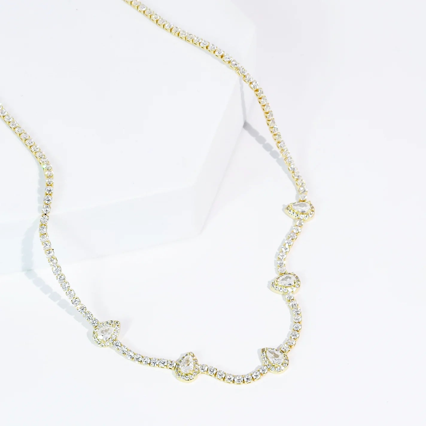 Glow Drops Necklace/Gold - The BLVD