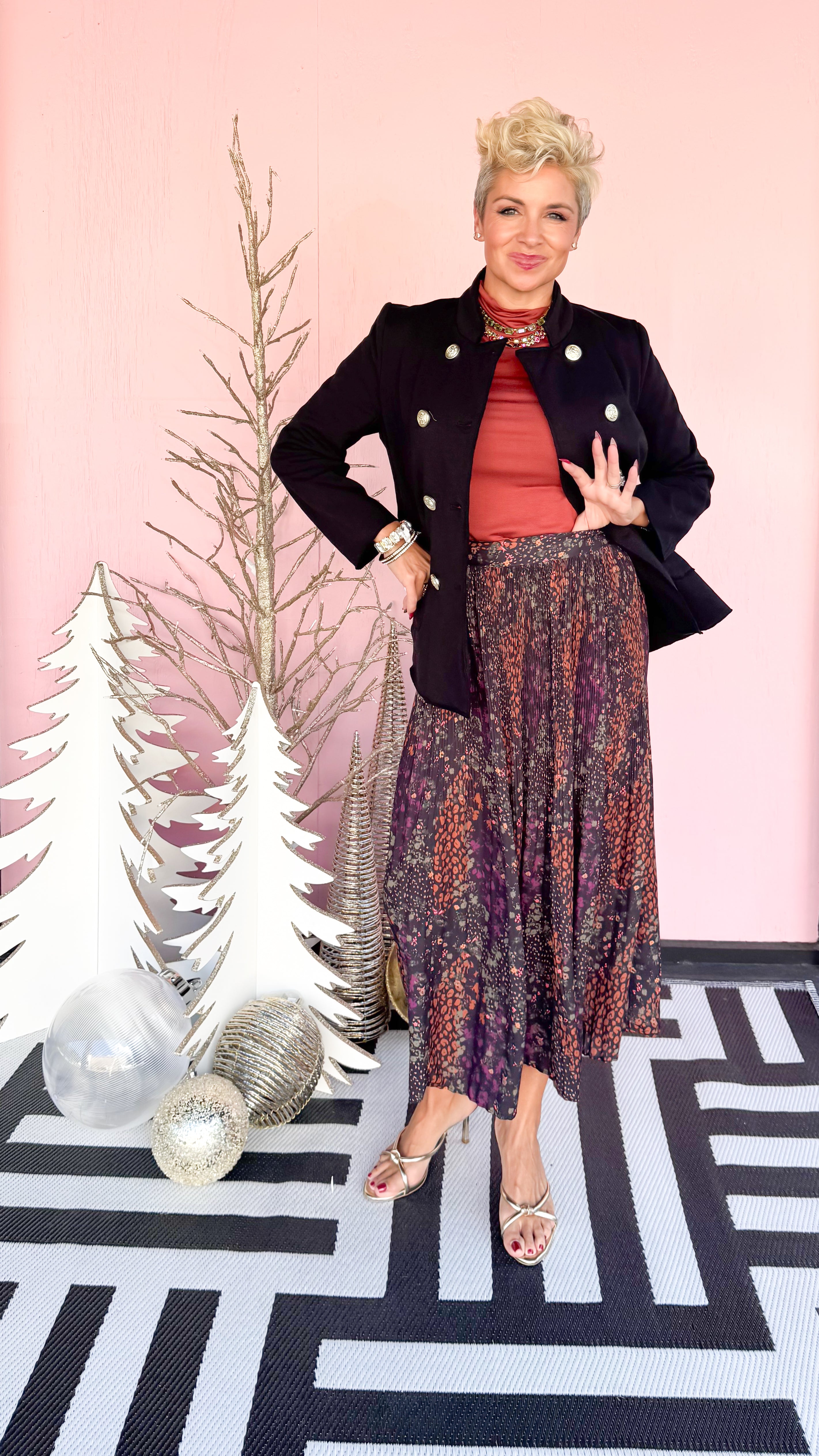 Pleated Floral Midi Skirt/Black