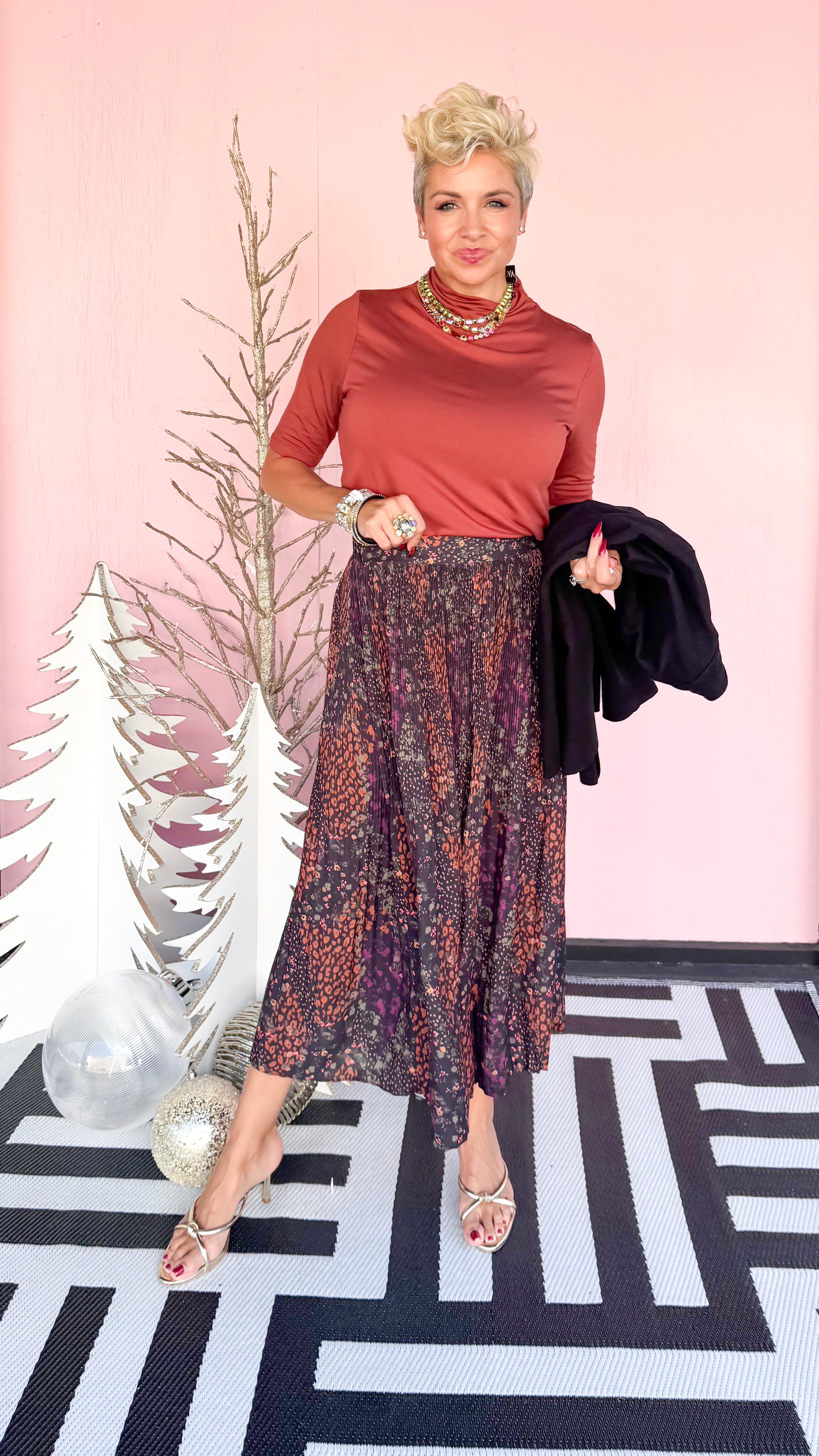 Funnel Neck Elbow Sleeve Top/Rust