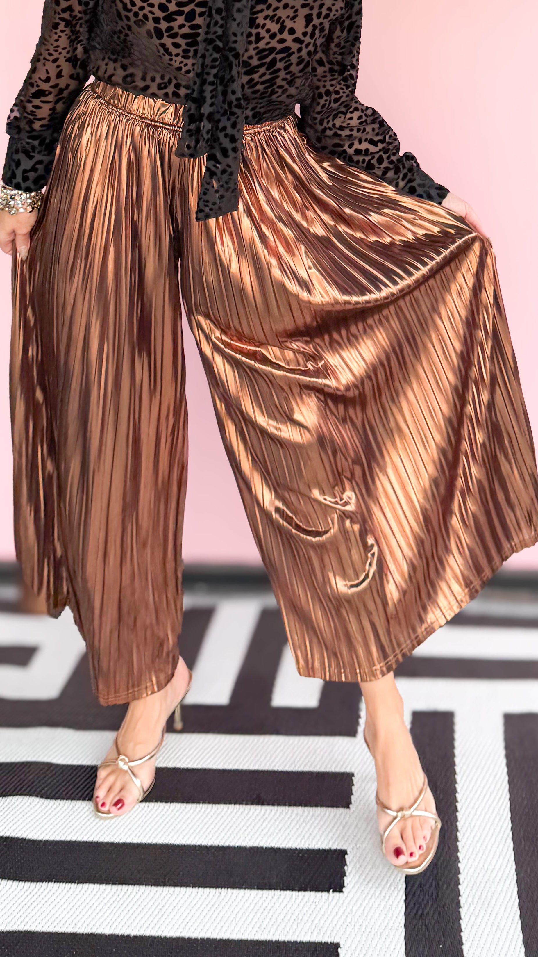 Pleated Metallic Culotte Pant/Brown