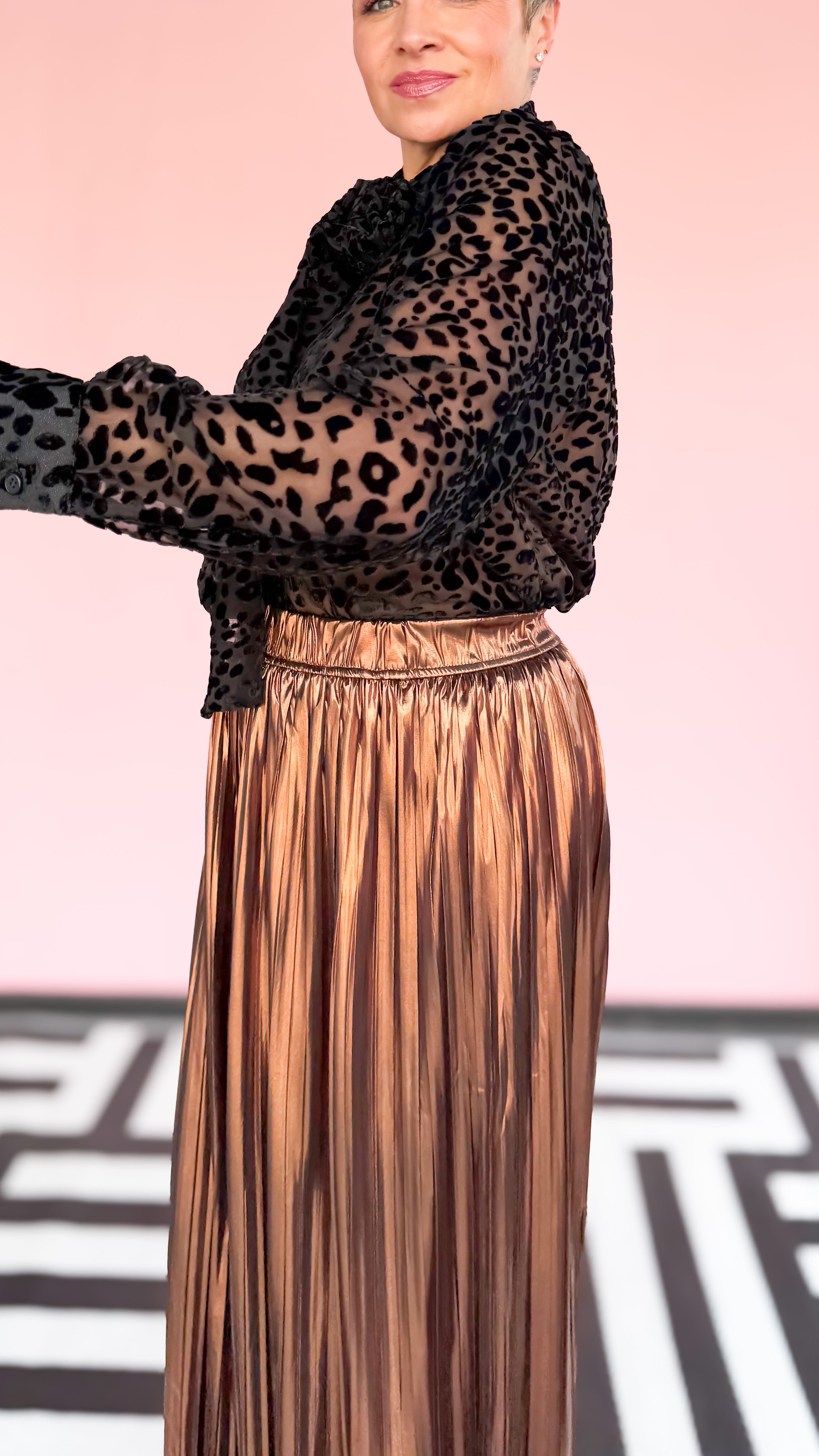 Velvet Leopard Top w/Bow/Black