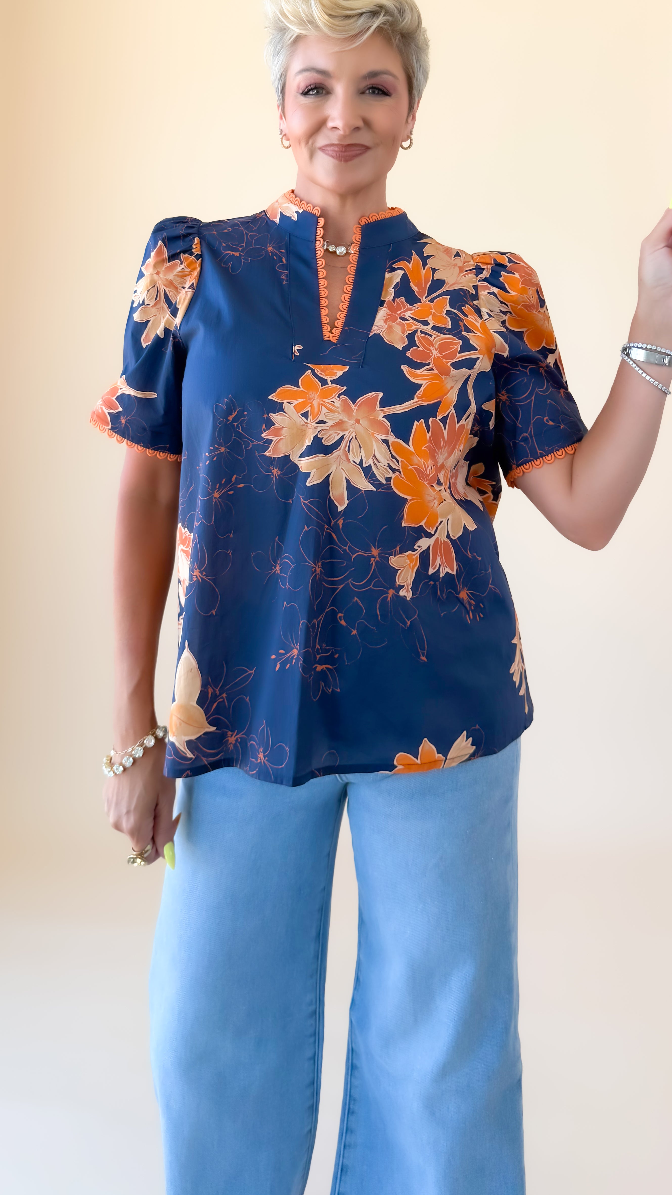 Floral Scallop Hem Top/Navy