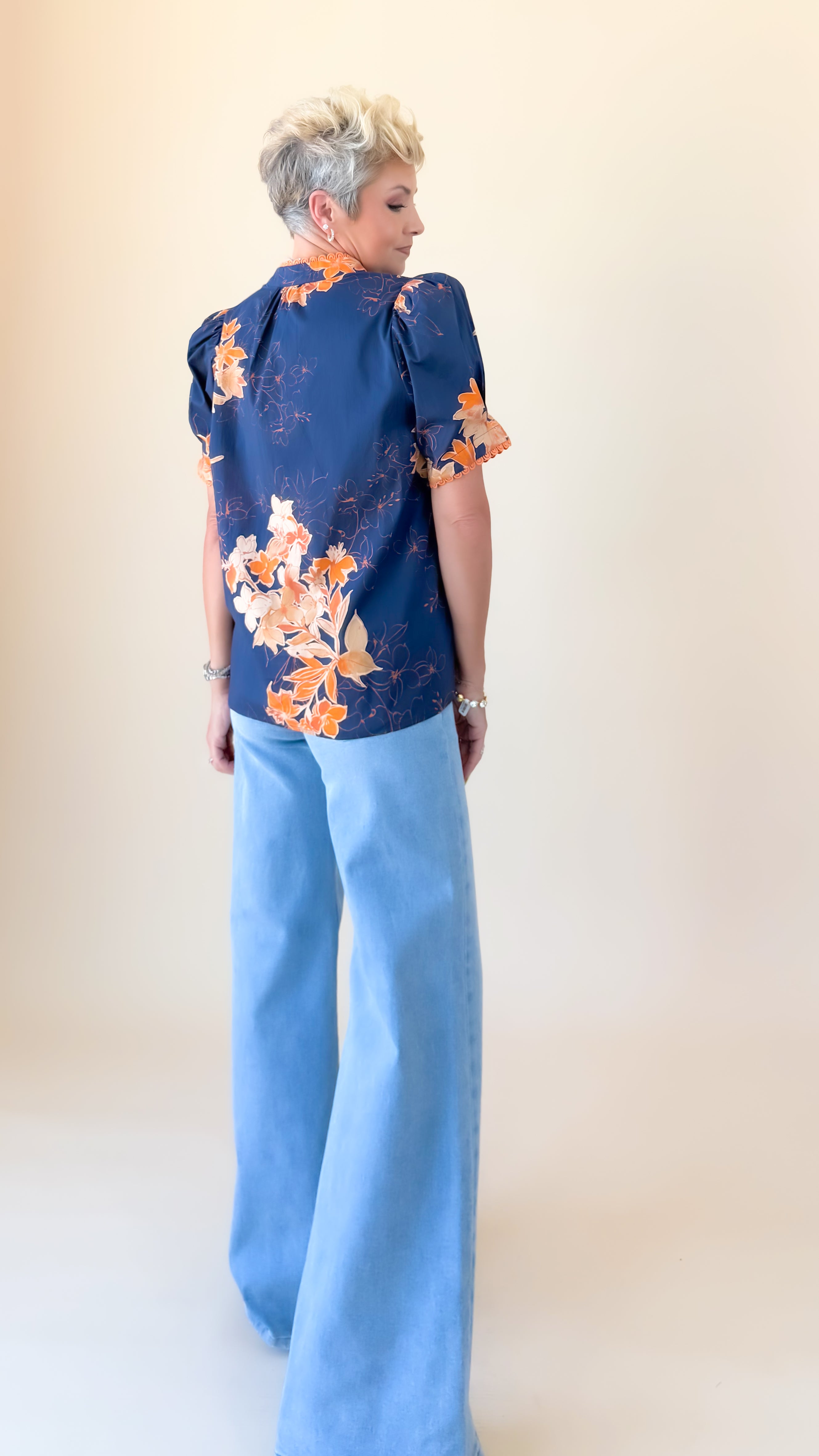 Floral Scallop Hem Top/Navy