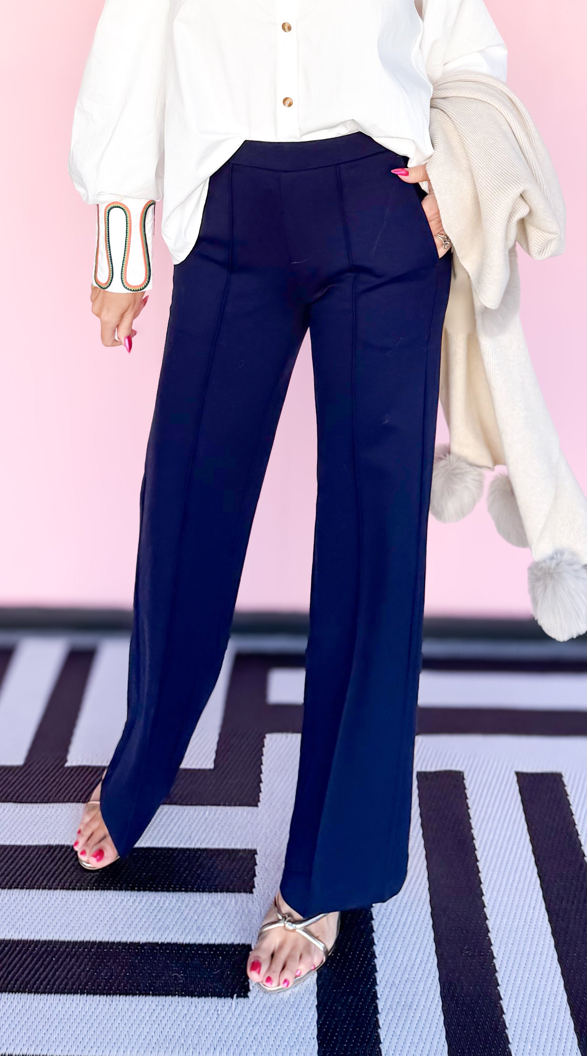 Wide Leg Pull-on Trouser