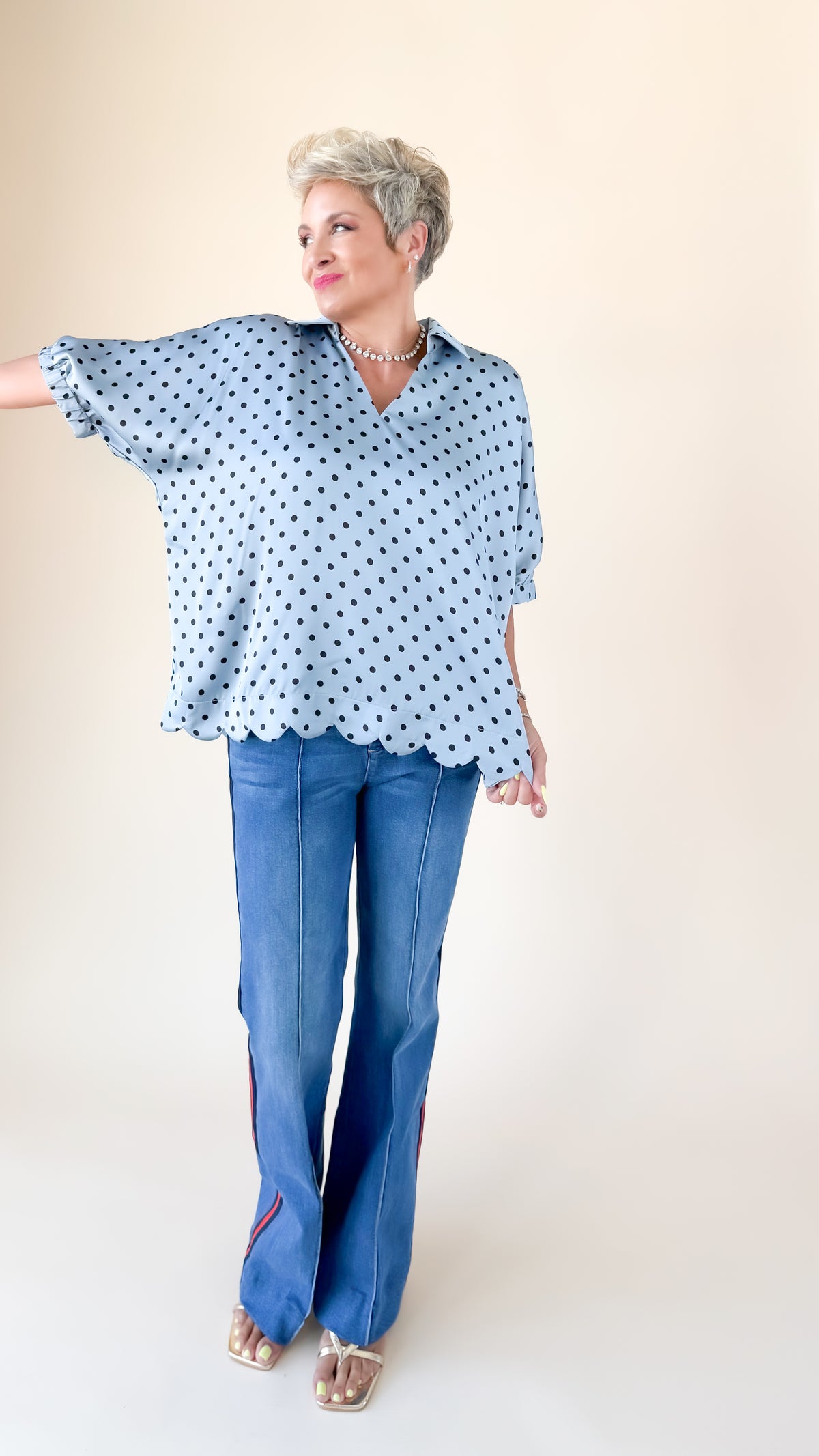 Satin Scallop Hem Top/Blue