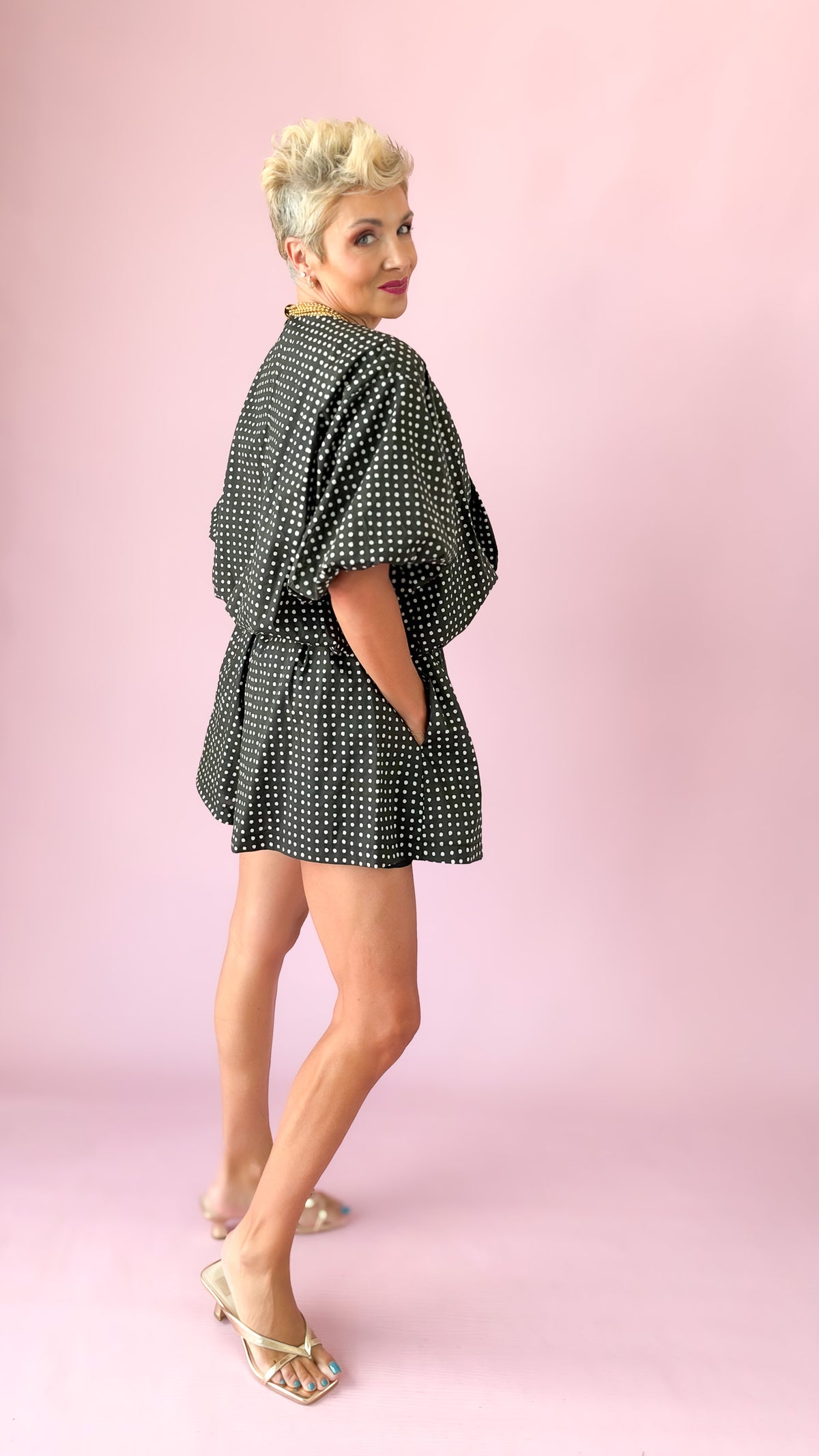 Pleated Elastic Waist Shorts/Black