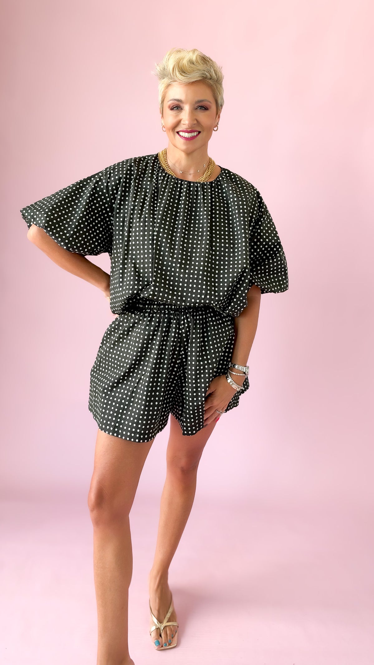 Pleated Elastic Waist Shorts/Black