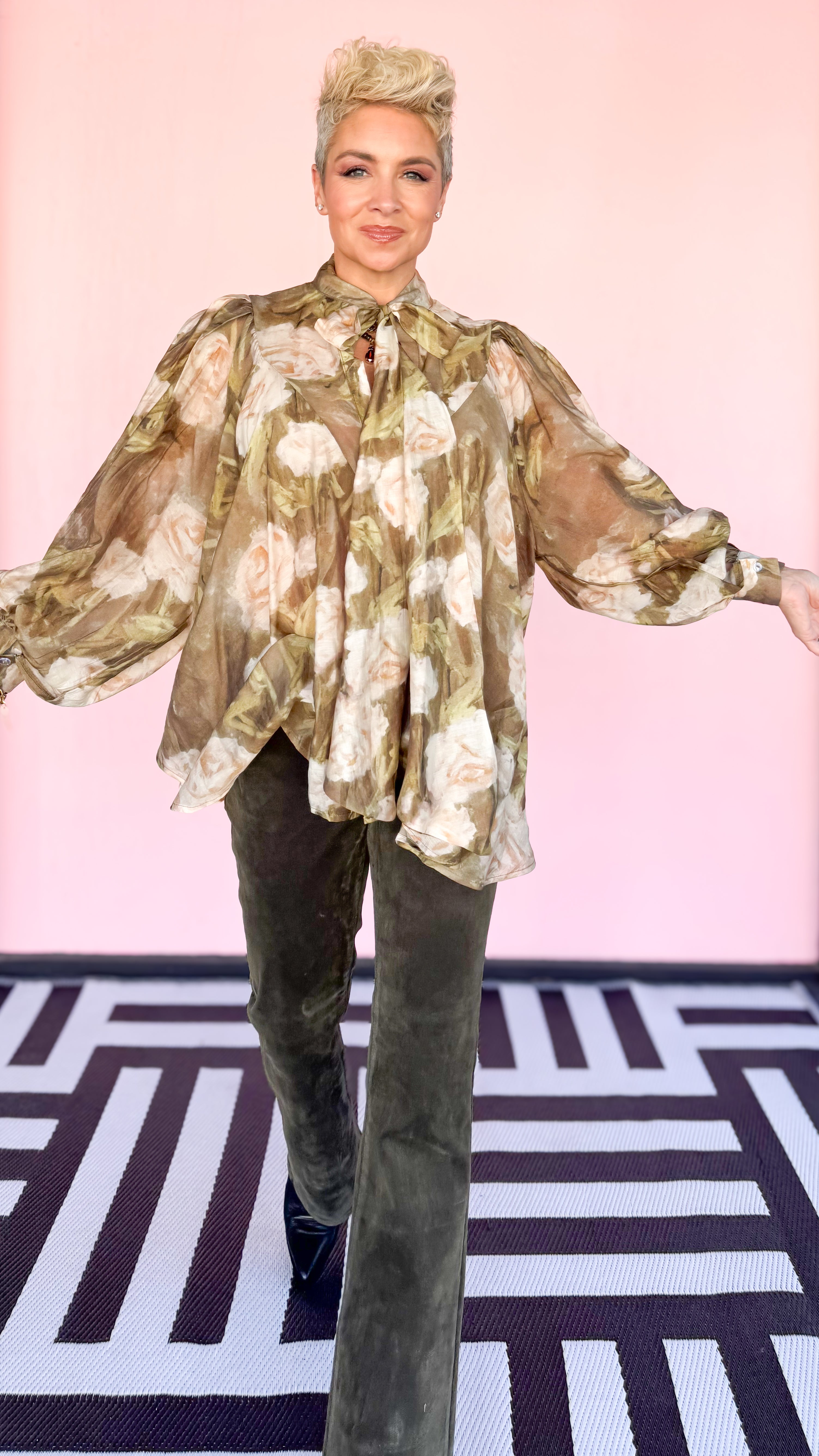 Oversized Rose Blouse/Green - The BLVD