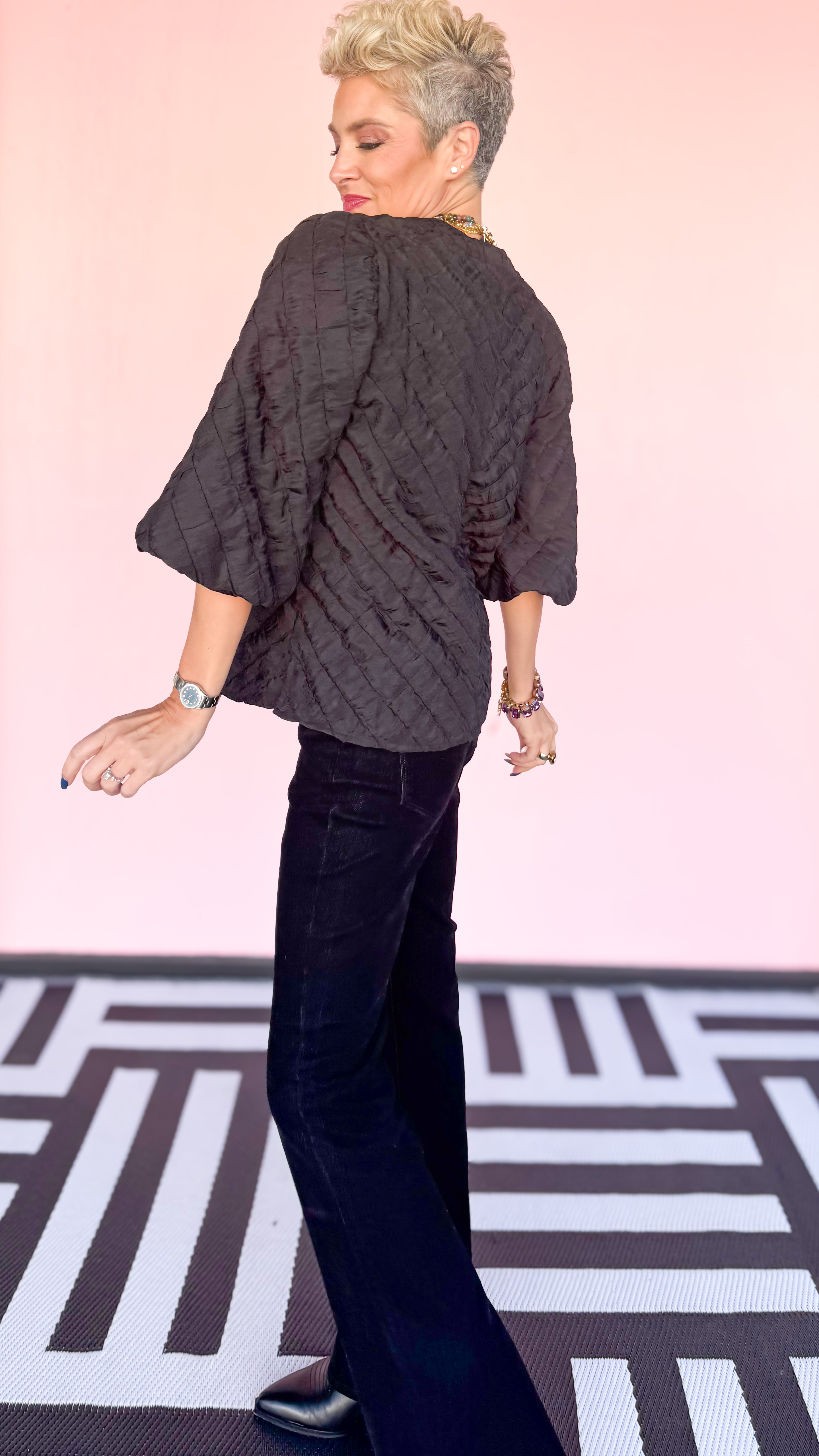 Puffy Chevron Top /Black - The BLVD