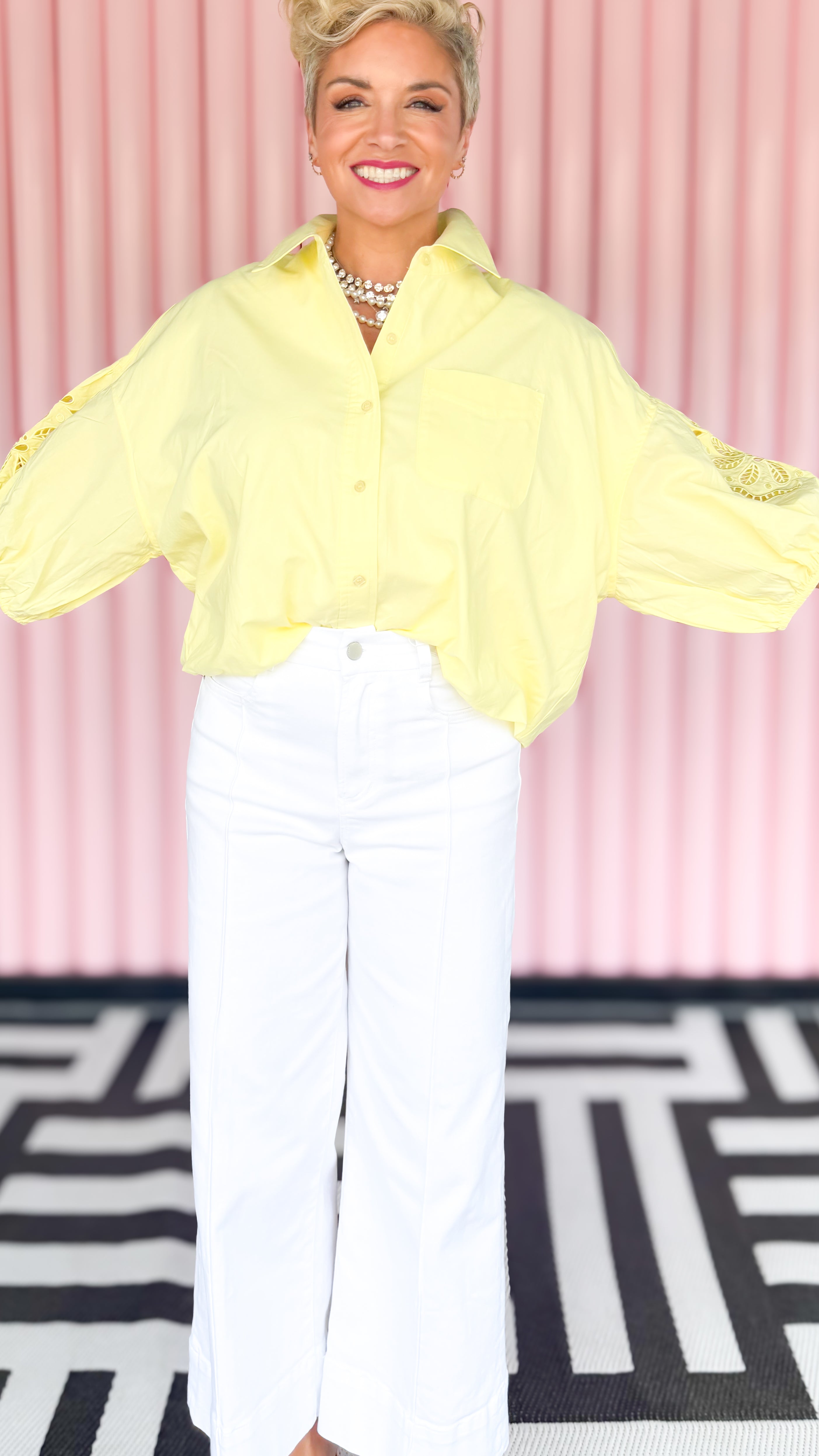 CUT OUT BUBBLE SLEEVE TOP