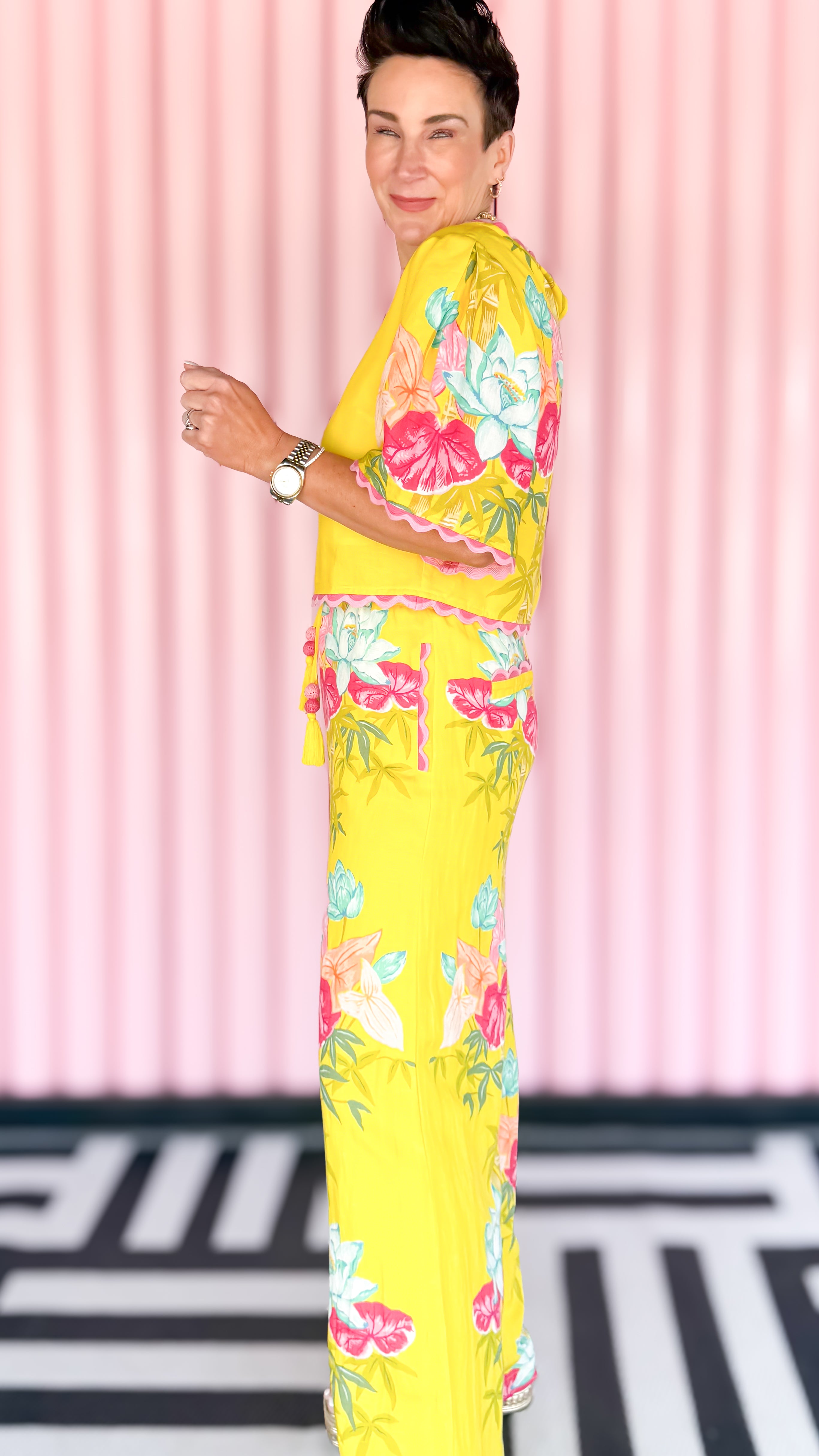 Presley pant Tropical Bamboo worn on model - side view - BLVD Boutik