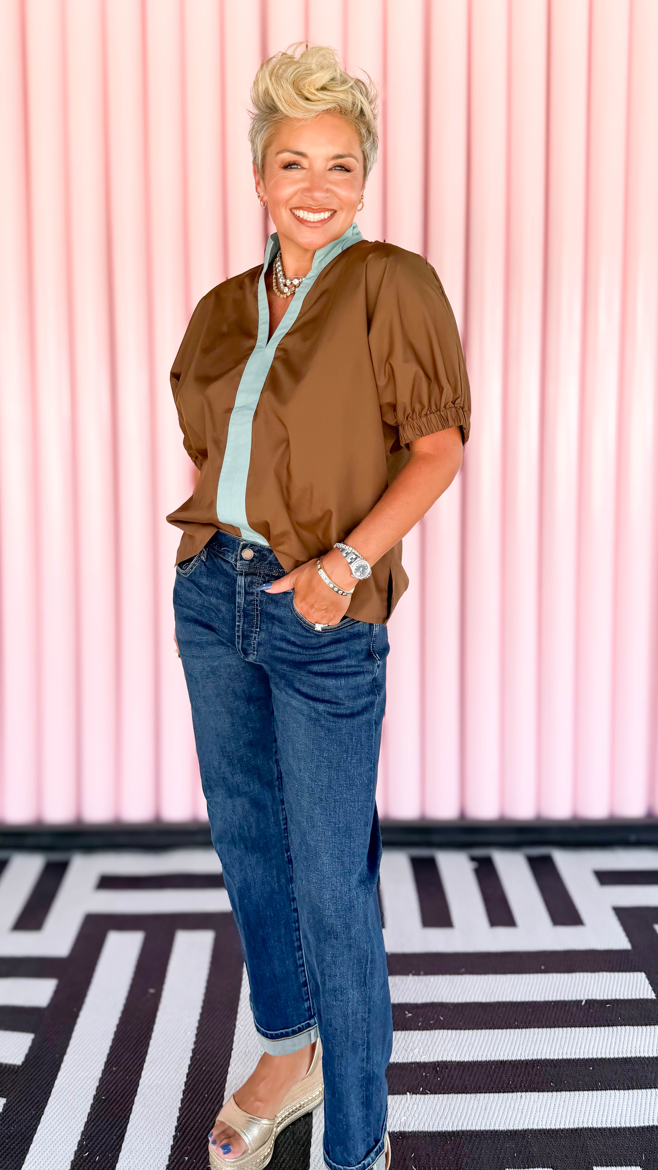 Betty V-Neck Top/Brown