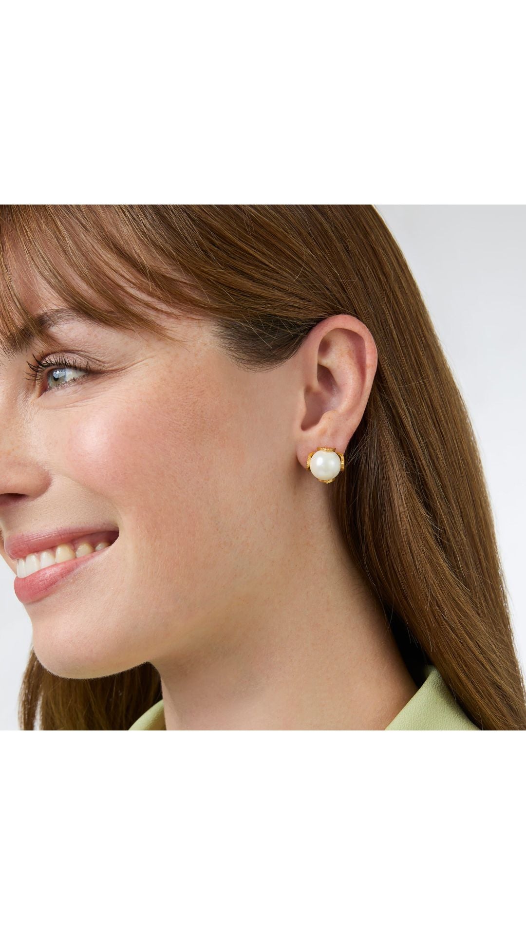 Julie Vos Penelope Stud in Pearl - detail